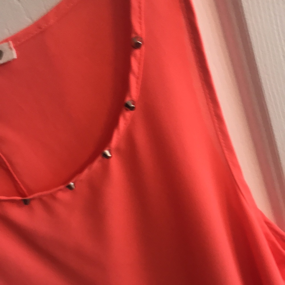 Split Back Tunic Top - Picture 2 of 4